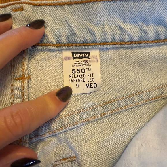 Levi's Women's High-Rise Jeans — Light Blue and Pale Blue Washes - Picture 5 of 11
